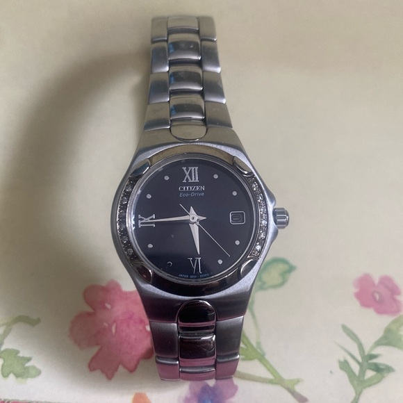 Vintage Citizen Eco-Drive E010-H29859 Date Adjust Natural Diamond Accent Watch! - Picture 1 of 14